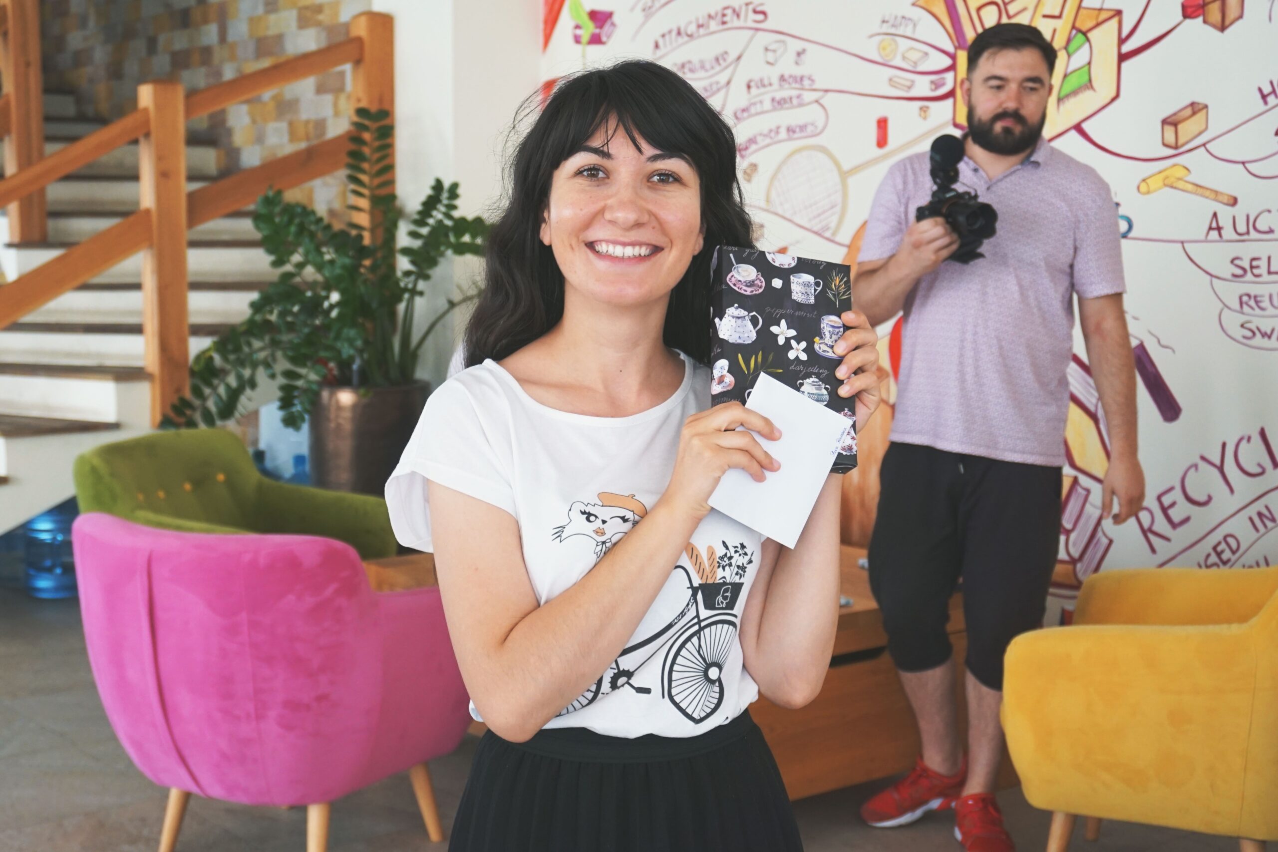 how-to-organize-your-surprise-party-15