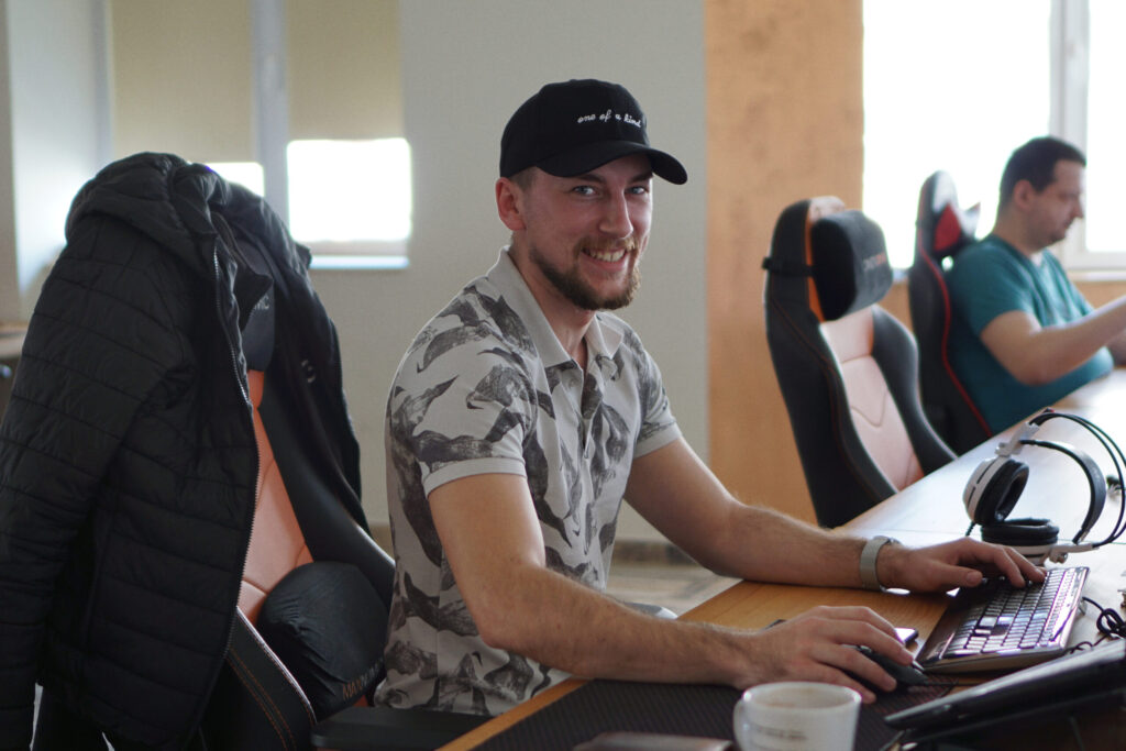 Astăzi este despre Denis – Programming Pool